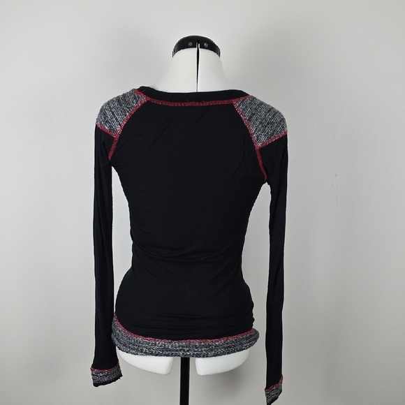 Desigual Long Sleeve Graphic Knit Top Black Gray Red Heart Print Women’s Size S - Picture 7 of 10